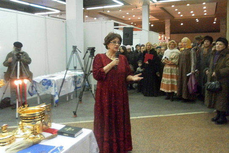 Народная артистка Зинаида Кириенко в платье от Елены Чернышовой