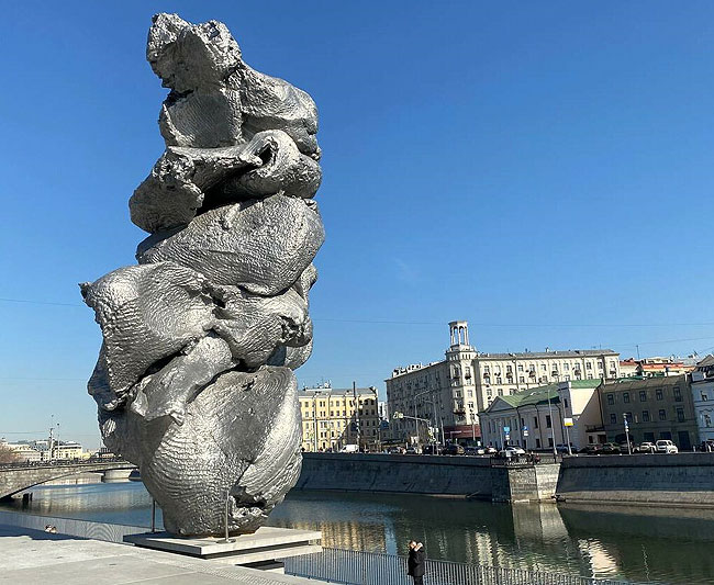 Скульптура «Большая глина №4»