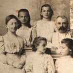 О.Н. Неплюева и А.И. Фурсей с воспитанницами братской школы