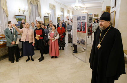 Епископ Кронштадтский Вениамин на открытии выставки «Время святителя Тихона»