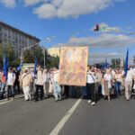 Члены Преображенского братства с иконой Преображения