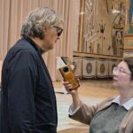 Эмир Кустурица беседует с Анастасией Наконечной