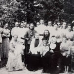 Священник Александр Секундов вместе с братчиками